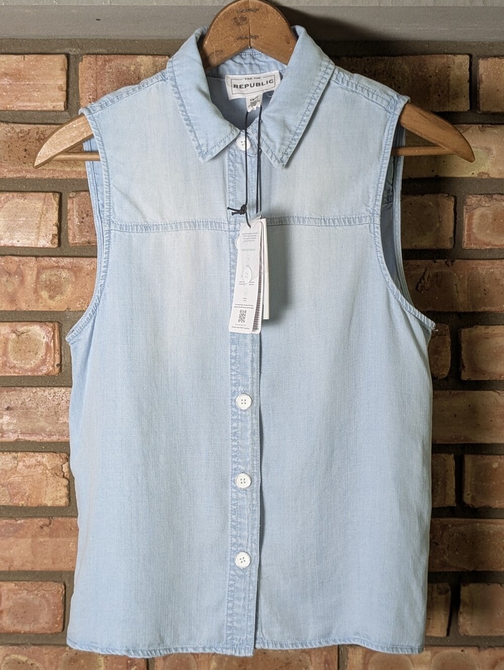 NWT For the Republic Blue Sleeveless Button Top